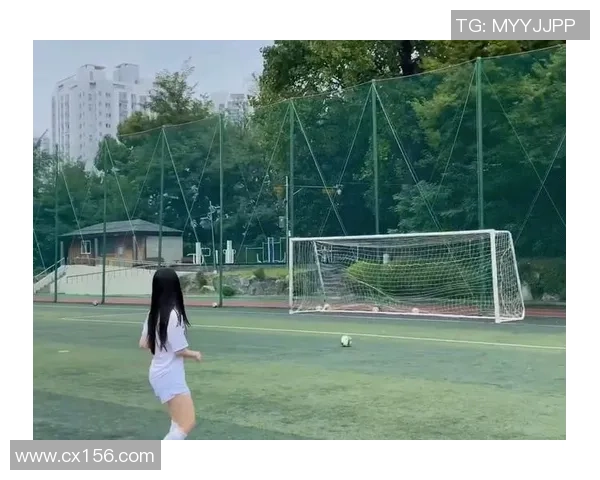 我爱足球看图带你领略精彩瞬间与激情时刻的完美结合